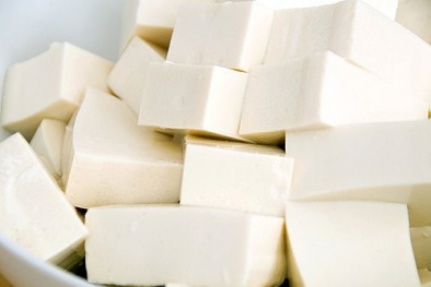 Rợn người thủ thuật làm trắng đậu hũ bằng thuốc tẩy gây ung thư